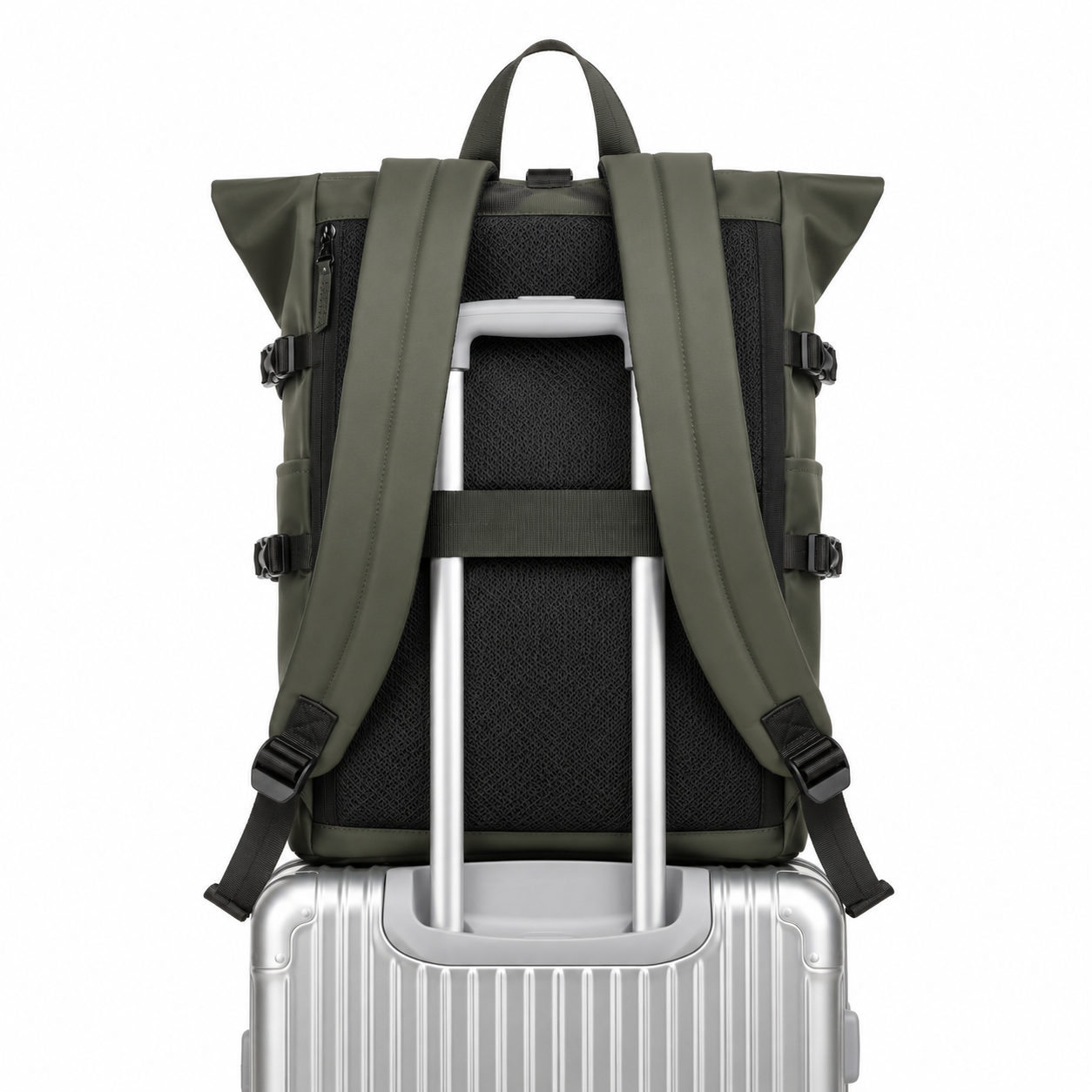Sac à dos voyage roll-top vert avec port USB | VORHA